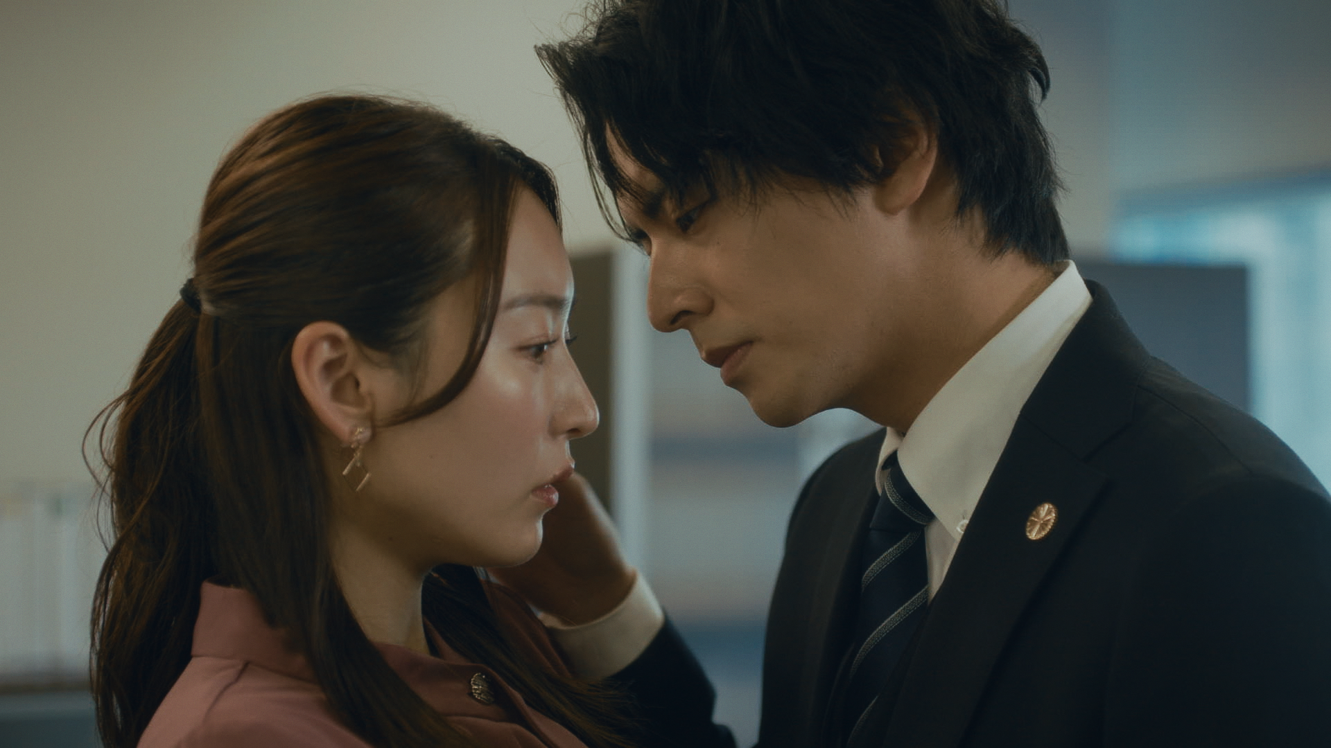 《黑律师的痴情》第10集分集剧情介绍