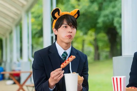 《修学旅行时被分进了合不来的组》第5集分集剧情介绍