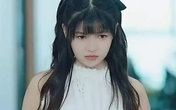 《七个大佬哥哥独宠落魄小妹》又名《完蛋被八个帅哥包围了》剧情介绍