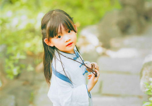 姓冯带恒女孩名字_女孩名字冯贤骏 姓冯带恒女孩名字_女孩名字冯贤骏